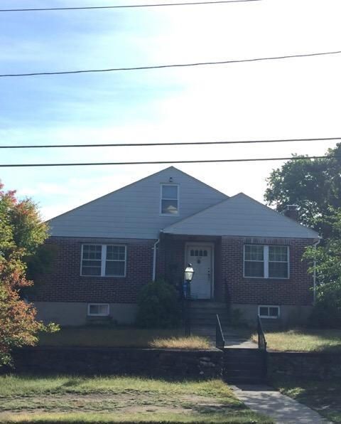 529 Lake Ave, Worcester, MA 01604