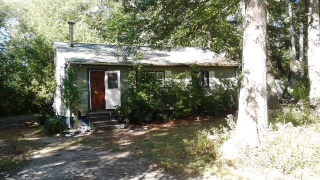 14 Buttonwood Rd, Halifax, MA 02338