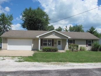 613 Burke St, Jerseyville, IL 62052