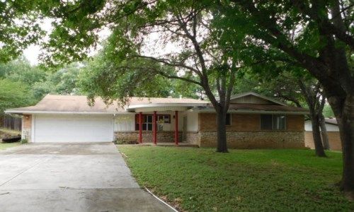 233 DORIS DR, Universal City, TX 78148