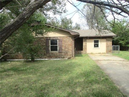 825 Wisconsin St, Geronimo, OK 73543