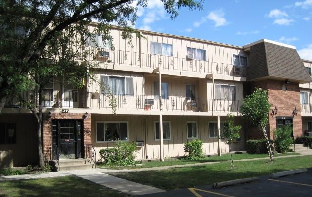 2504 W Algonquin Rd Unit 16, Rolling Meadows, IL 60008