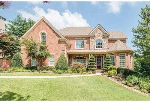 795 Links View Dr, Buford, GA 30518