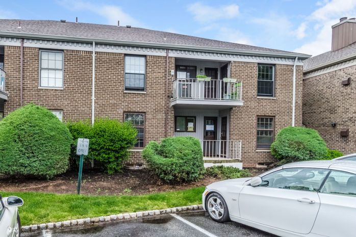 323 Gills Ln Unit 12L, Iselin, NJ 08830