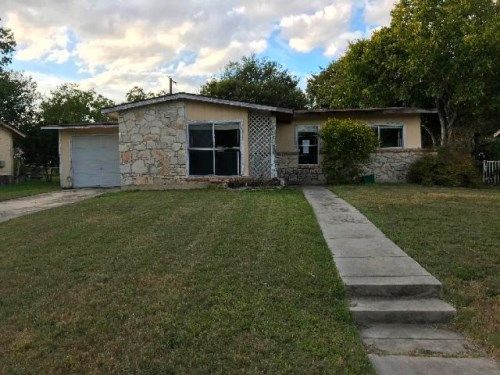 233 Northview Dr, Universal City, TX 78148