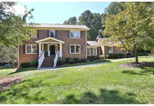 2708 Nesbit Trl, Alpharetta, GA 30022