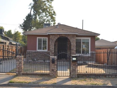 608 Delfino Ln, Bakersfield, CA 93304