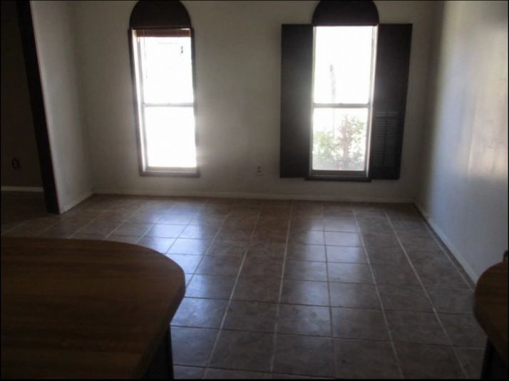 1004 De Bremond Dr, Roswell, NM 88201