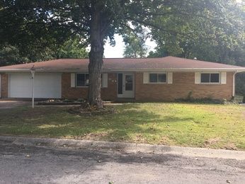 10 Oxford Ct, Belleville, IL 62223