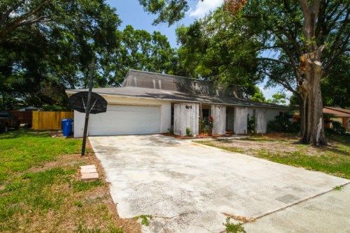 806 Bama Rd, Brandon, FL 33511