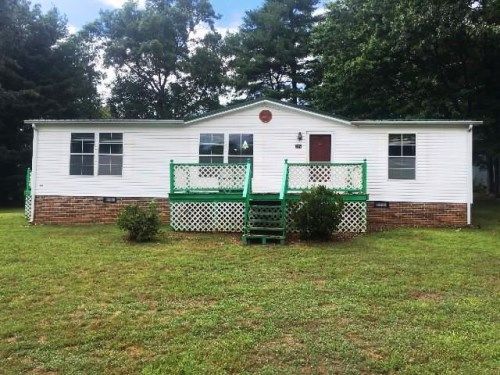 207 Dalewood Ln, Rocky Mount, VA 24151