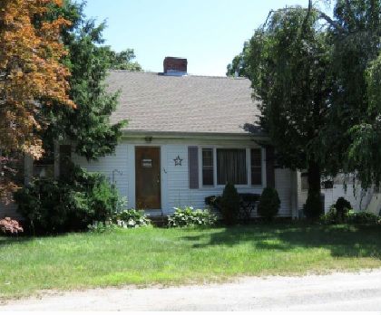 384 Hillberg Ave, Brockton, MA 02301