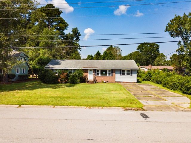 3002 NORTHWOODS DR, Jacksonville, NC 28540