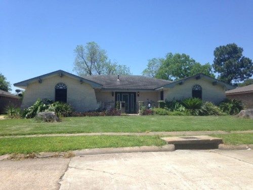 643 W Kitchen Dr, Port Neches, TX 77651