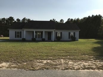 2438 Easy St, Effingham, SC 29541