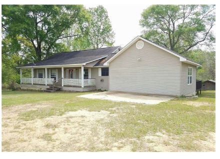 633 W Sunset Dr, Atmore, AL 36502