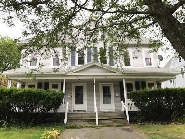 30-32 Arlington St, Holyoke, MA 01040