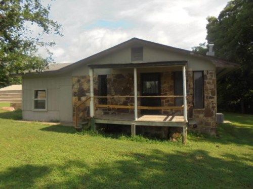 26 Loop Rd, Locust Grove, AR 72550