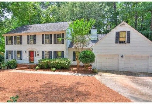 3824 Hunting Ridge Dr, Lilburn, GA 30047