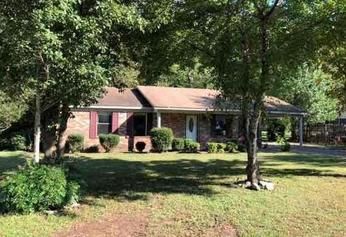 64 Stratford Ln, Jackson, TN 38305