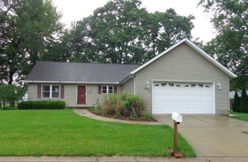 802 June Ct, Fremont, OH 43420