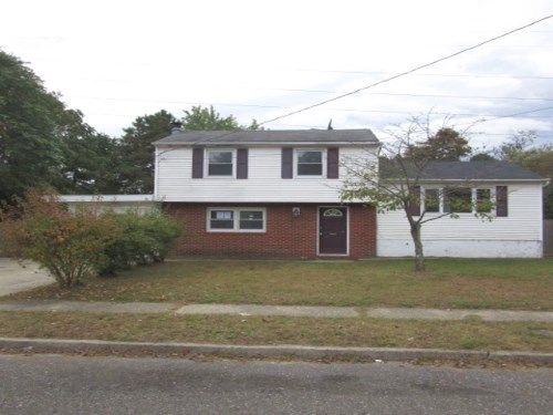 37 S Club Rd, Clementon, NJ 08021