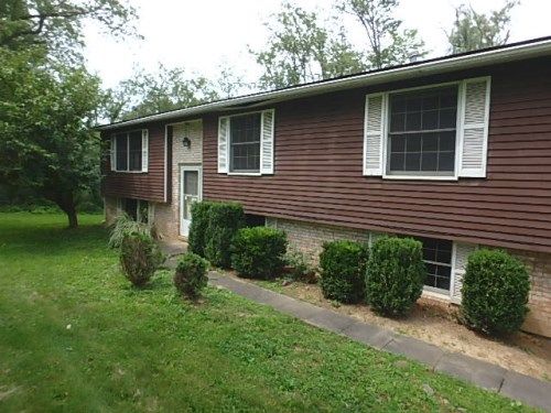 3237 Melwood Rd, Leechburg, PA 15656