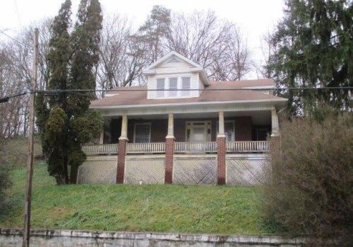 52 Main St, Felton, PA 17322