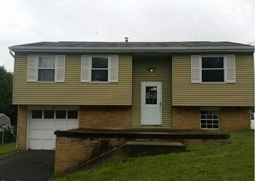 174 ELEANOR DR, Latrobe, PA 15650