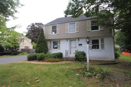 131 Harkness Ave, Springfield, MA 01118