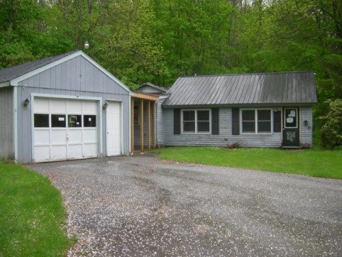 9 Faunce Rd, Buckfield, ME 04220