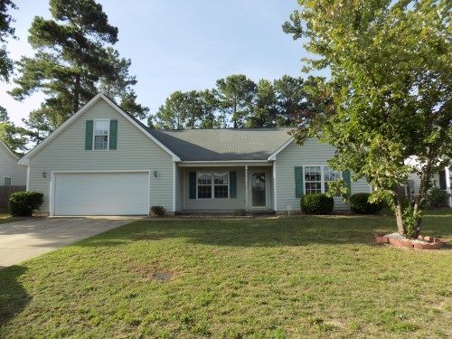 3698 Pioneer Dr, Hope Mills, NC 28348