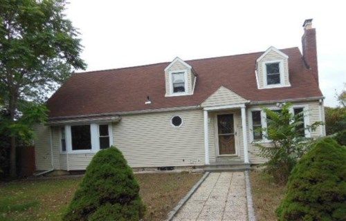 96 CANAAN LAKE DRIVE, Patchogue, NY 11772