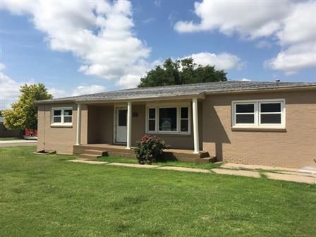 619 S Indiana St, Perryton, TX 79070