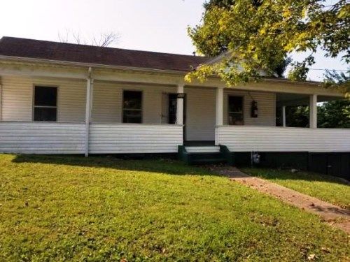 500 N 3rd St, Sutton, WV 26601