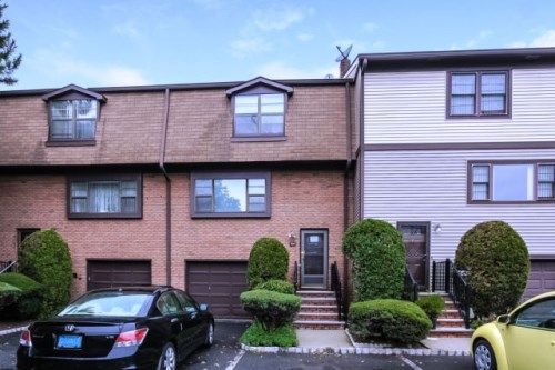 7202 Hana Rd, Edison, NJ 08817