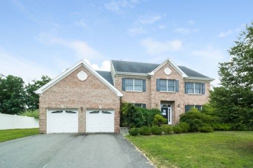 524 Reynolds Ave, Toms River, NJ 08755