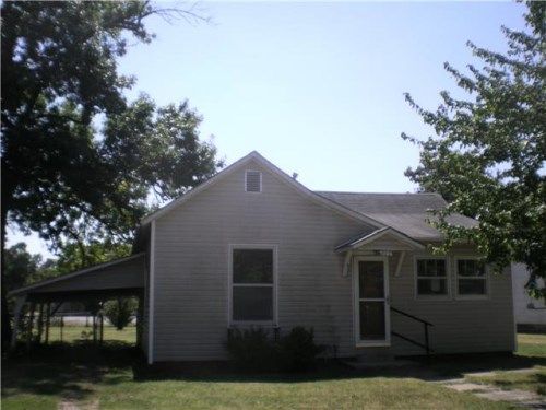 407 W 1st St, Coffeyville, KS 67337