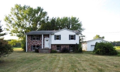 2146 Hyde Shaffer Rd, Bristolville, OH 44402