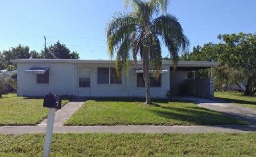 21043 Gladis Ave, Port Charlotte, FL 33952