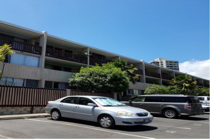 1524 Pensacola St Apt 302, Honolulu, HI 96822