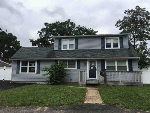 128 Roosevelt Dr, Brick, NJ 08724