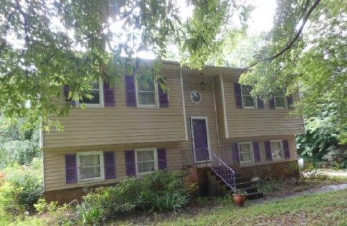 537 Heatherton Ln, Rural Hall, NC 27045