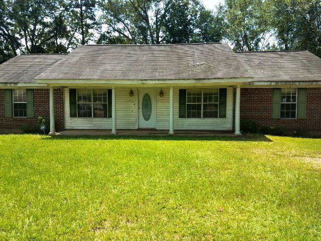 304 Rankin St, Waynesboro, MS 39367