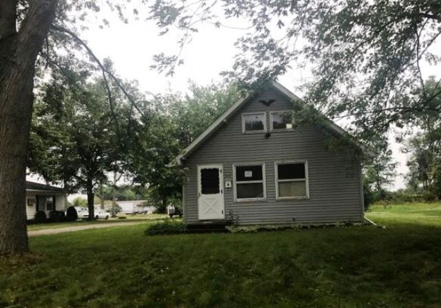 207 Railroad St, Wakarusa, IN 46573