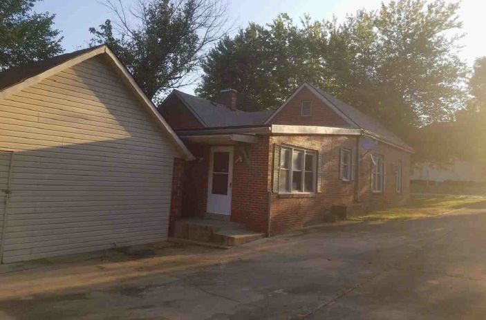 101 S Cherry St, Greenville, KY 42345