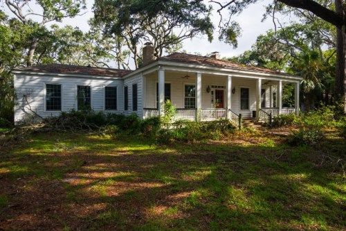 19 Harbor River Dr, Saint Helena Island, SC 29920