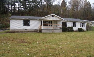 77 B And L Ln, Grayson, KY 41143