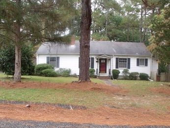 401 Dogwood Ln, Hamlet, NC 28345