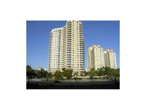 19501 W Country Club Dr # 2201, Miami, FL 33180